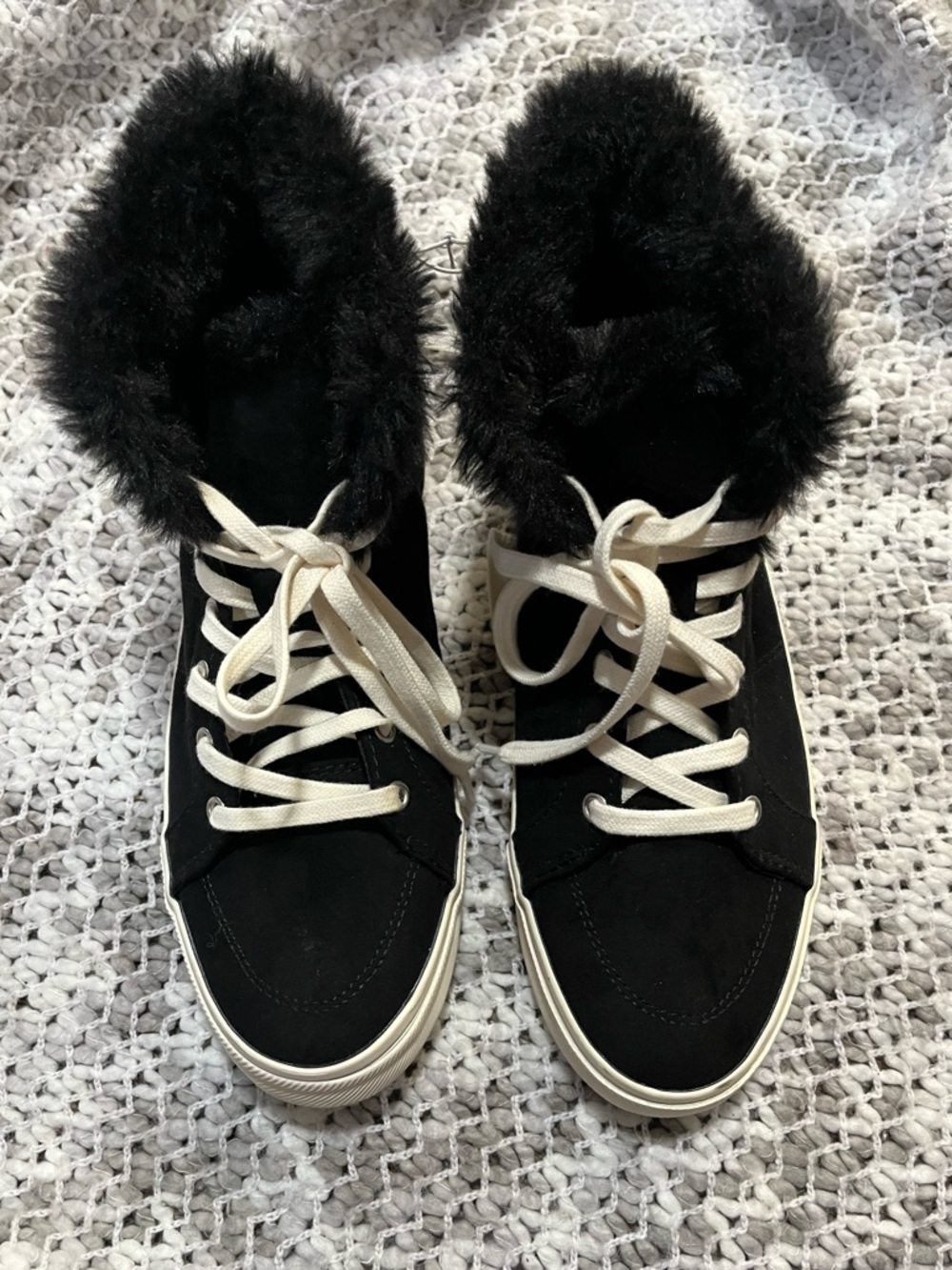 NWOT Black Faux-Fur Trim Sneakers